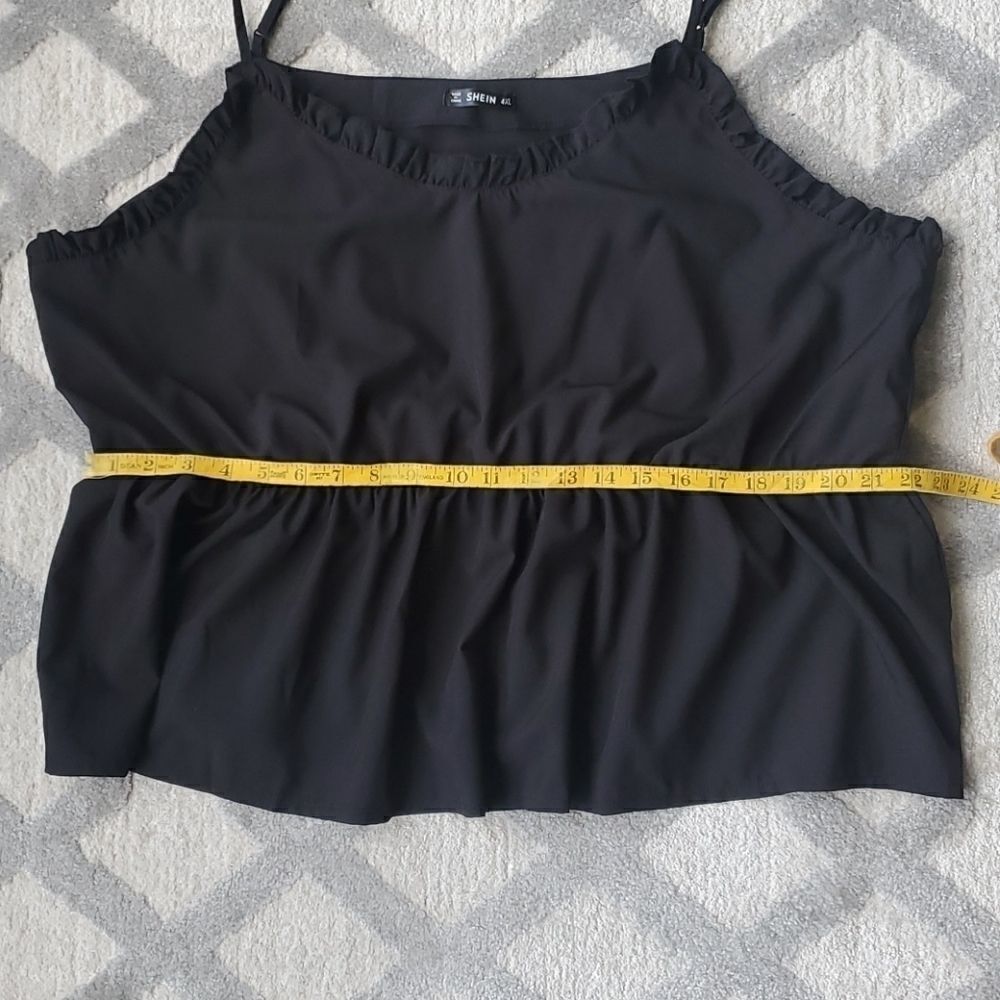 SHEIN Top - Picture 5 of 9